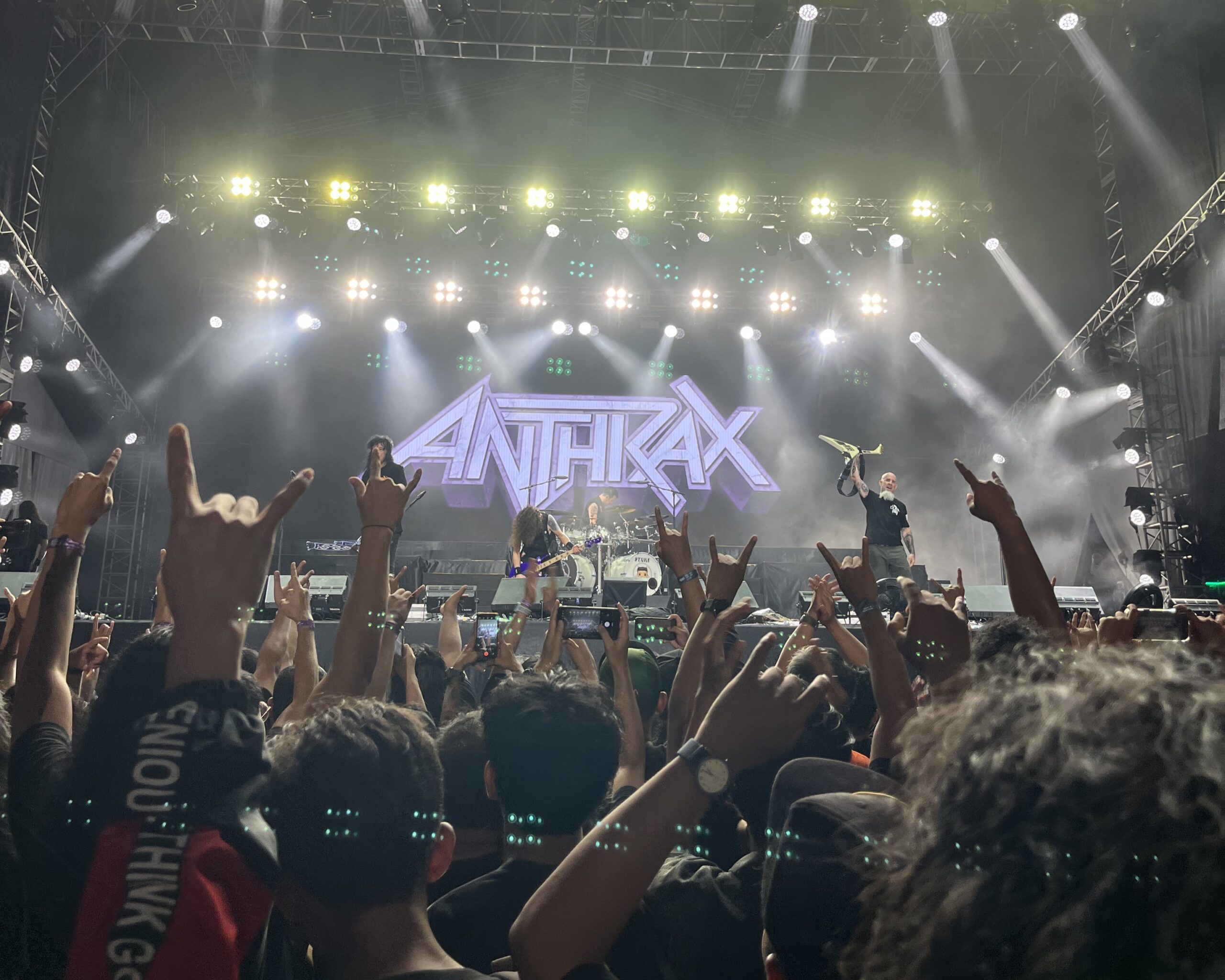Menyempurnakan Farewell Party Jogjarockarta: Meliar Bersama Anthrax di Circle Pit Set Terakhir “Indians”